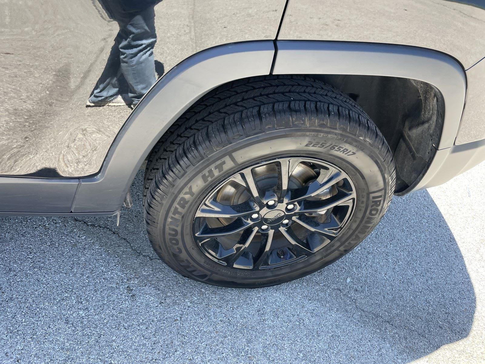 2023 Jeep Cherokee Altitude Lux