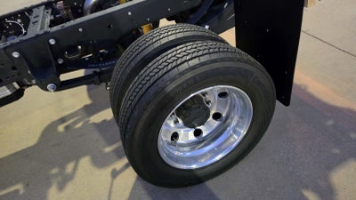 2027 Ford Super Duty F-450 DRW LARIAT