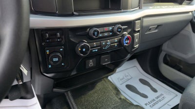 2027 Ford Super Duty F-350 Srw XL 4WD CREW CAB 179 WB 6