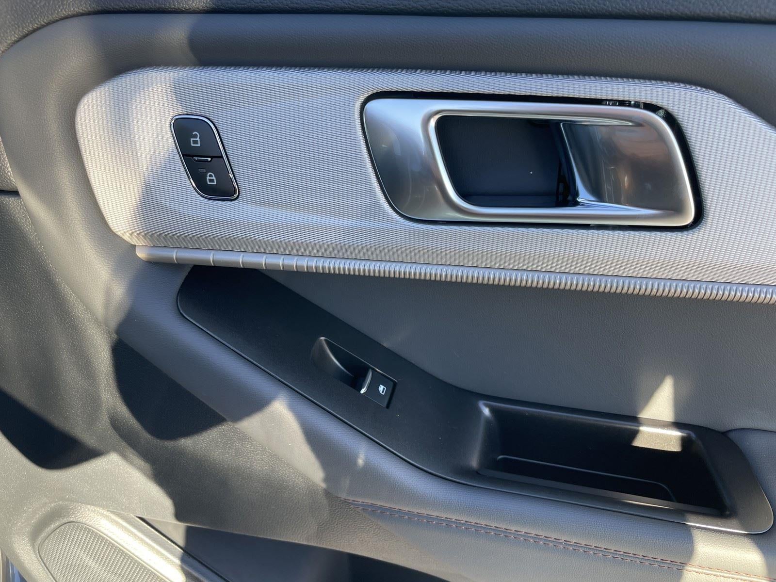 2026 Ford Explorer Active (100A)