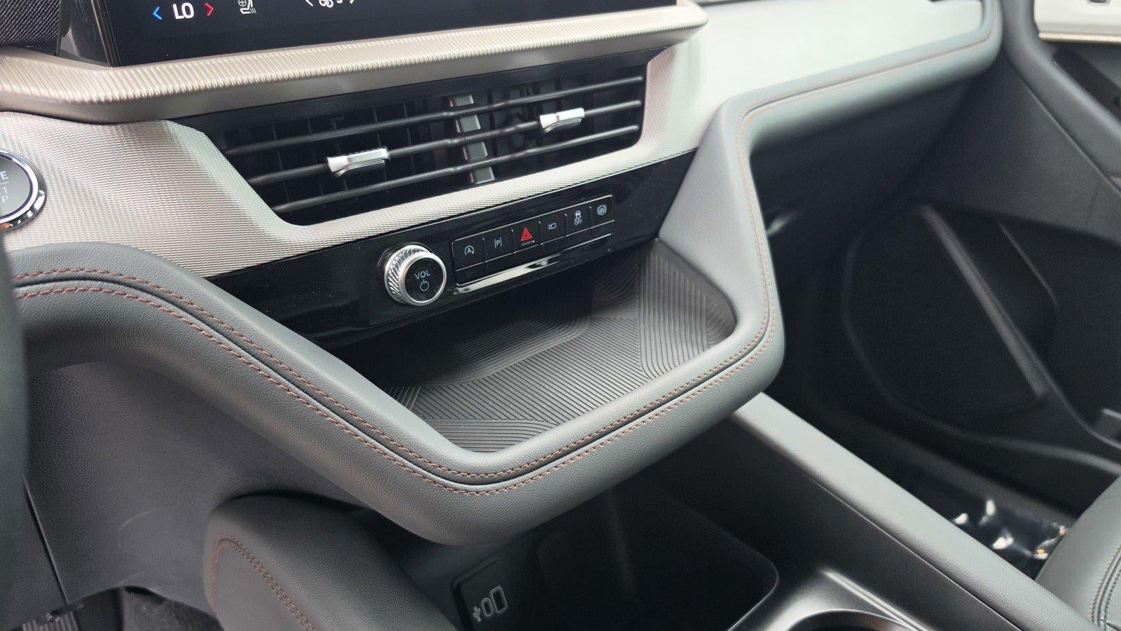 2027 Ford Explorer Active w/200A Pkg
