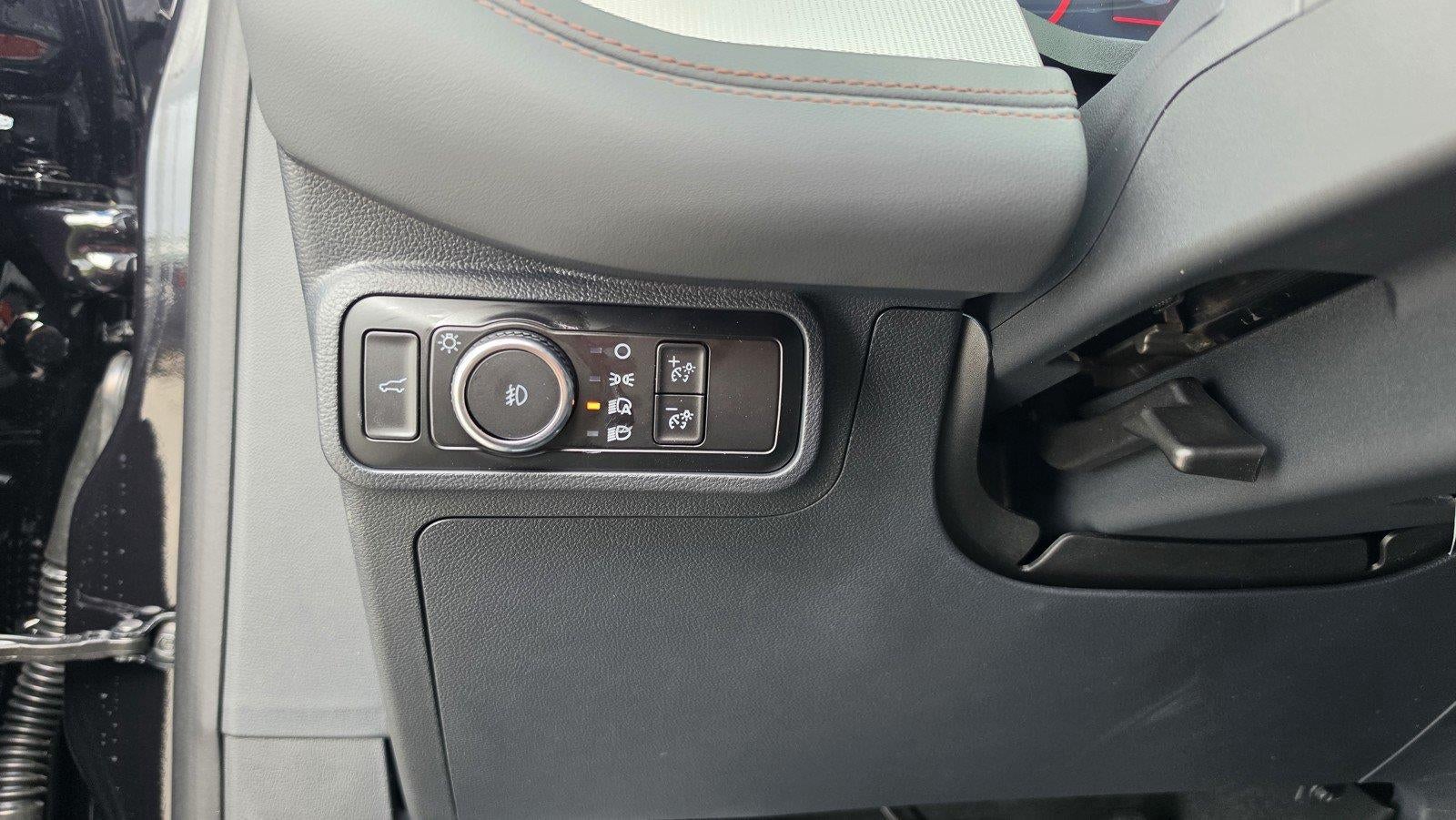 2027 Ford Explorer Active w/200A Pkg