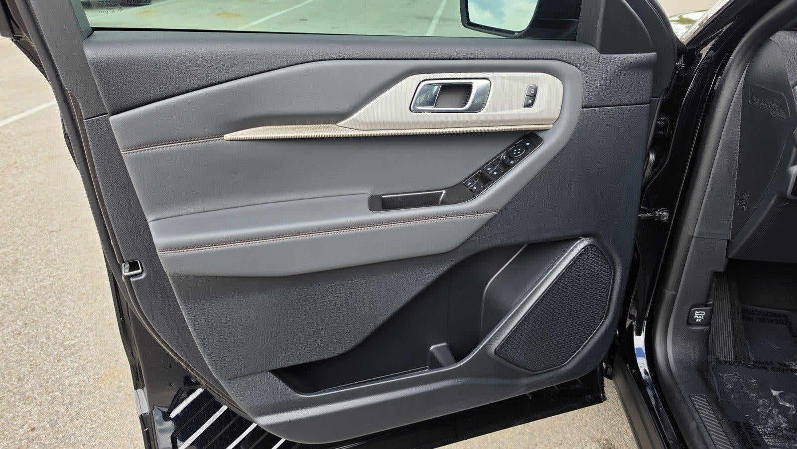 2027 Ford Explorer Active w/200A Pkg