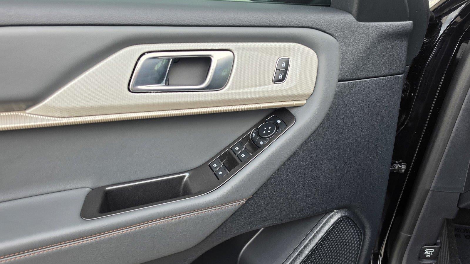 2027 Ford Explorer Active w/200A Pkg