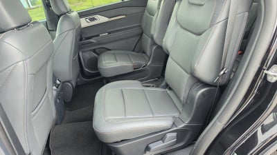 2027 Ford Explorer Active w/200A Pkg