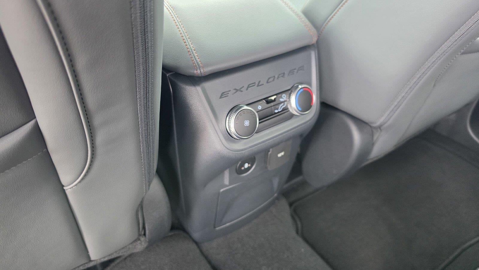2027 Ford Explorer Active w/200A Pkg