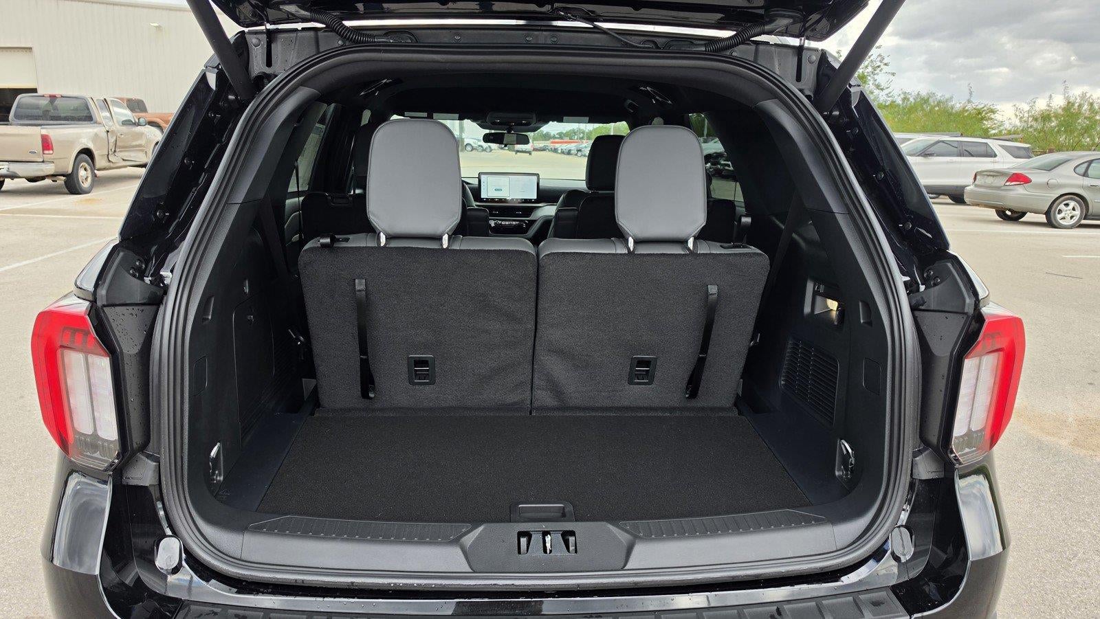 2027 Ford Explorer Active w/200A Pkg