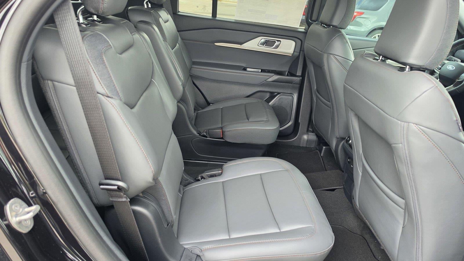 2027 Ford Explorer Active w/200A Pkg