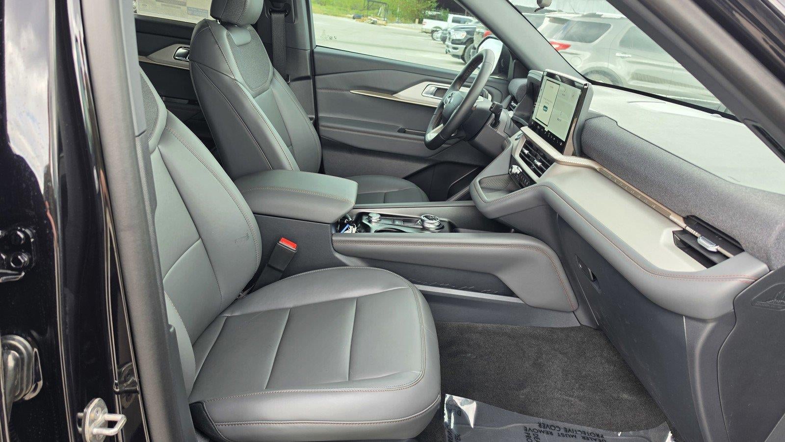 2027 Ford Explorer Active w/200A Pkg