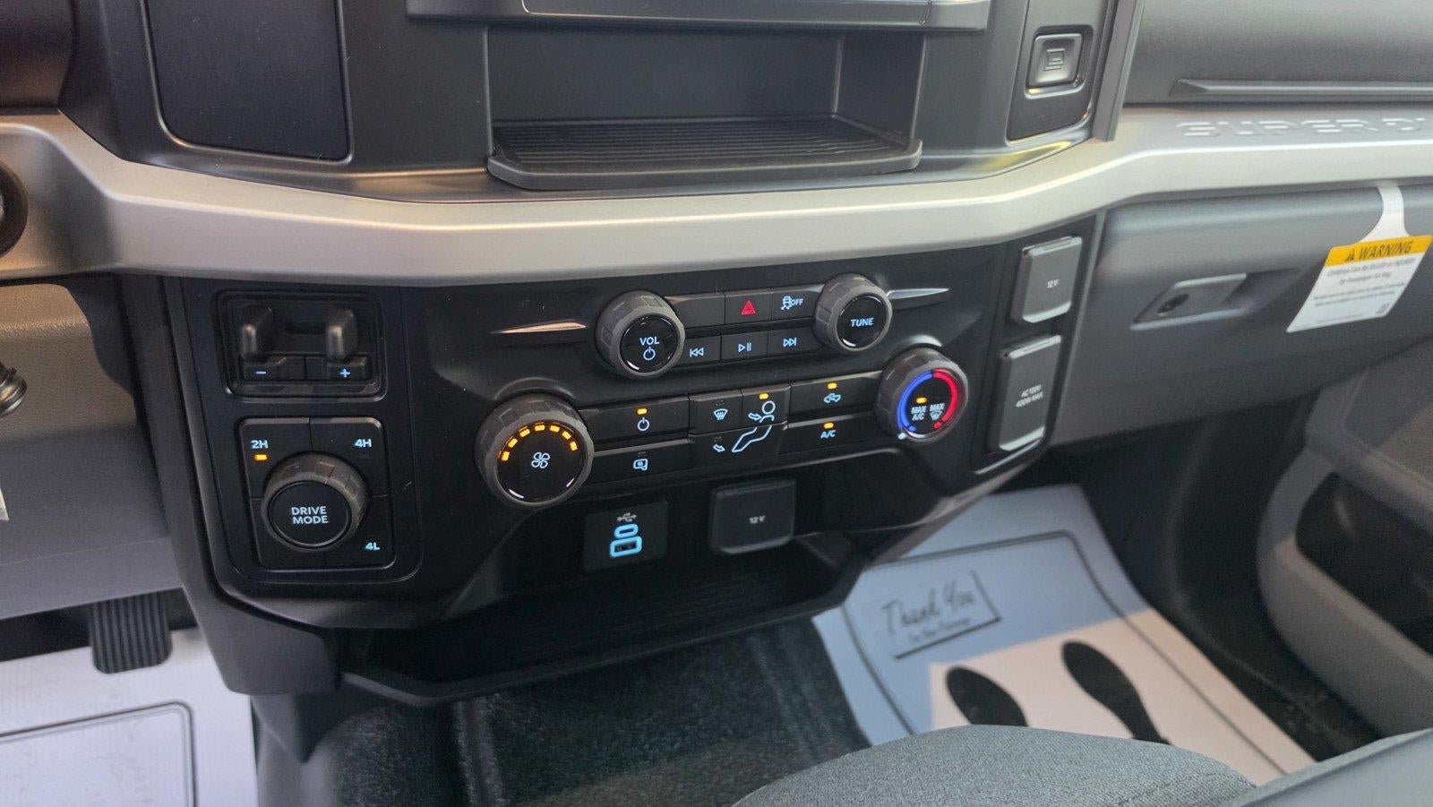 2027 Ford Super Duty F-250 Srw XLT