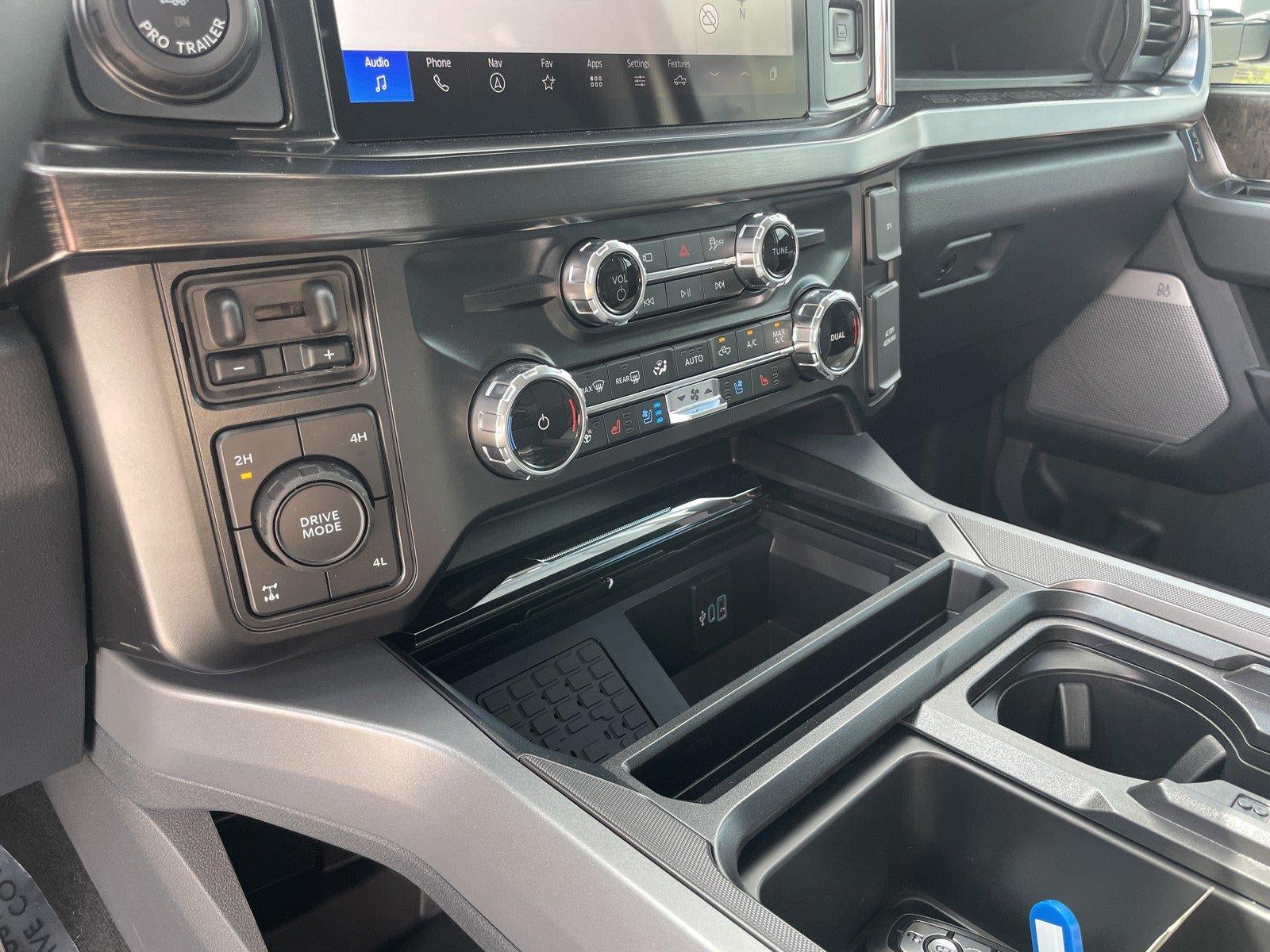 2027 Ford Super Duty F-250 SRW LARIAT