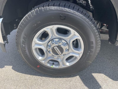 2026 Ford Super Duty F-350 SRW XLT