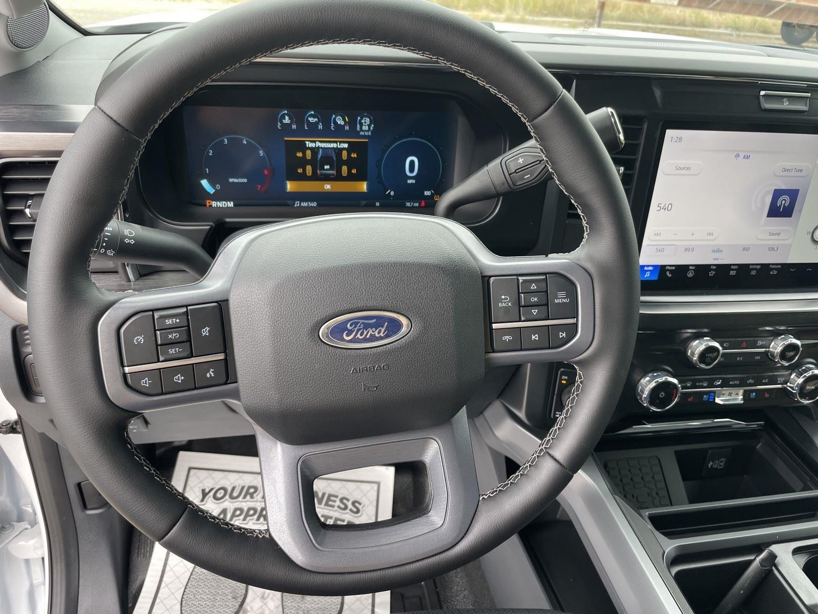 2026 Ford Super Duty F-350 SRW LARIAT