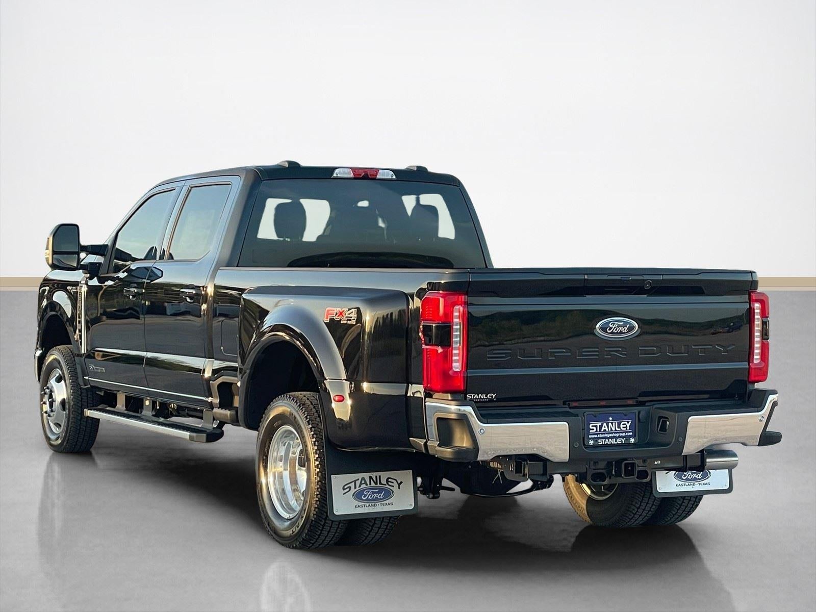 2026 Ford Super Duty F-350 DRW LARIAT