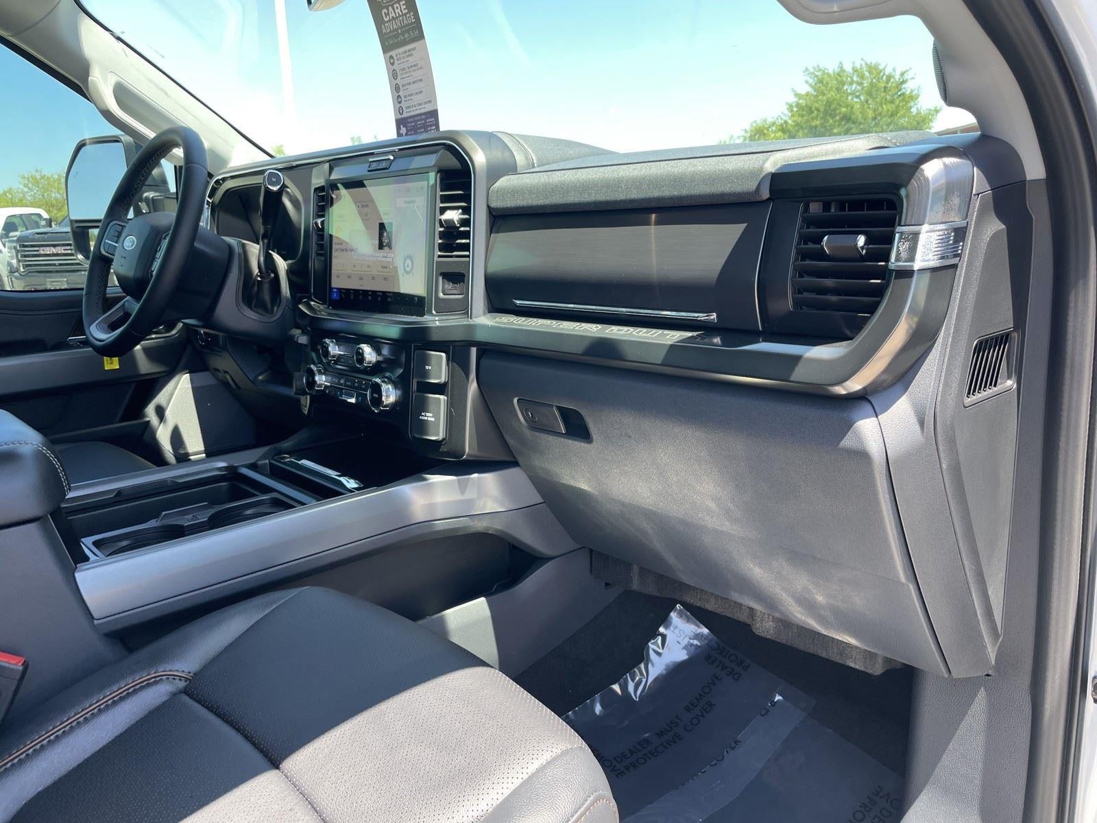 2026 Ford Super Duty F-350 DRW LARIAT