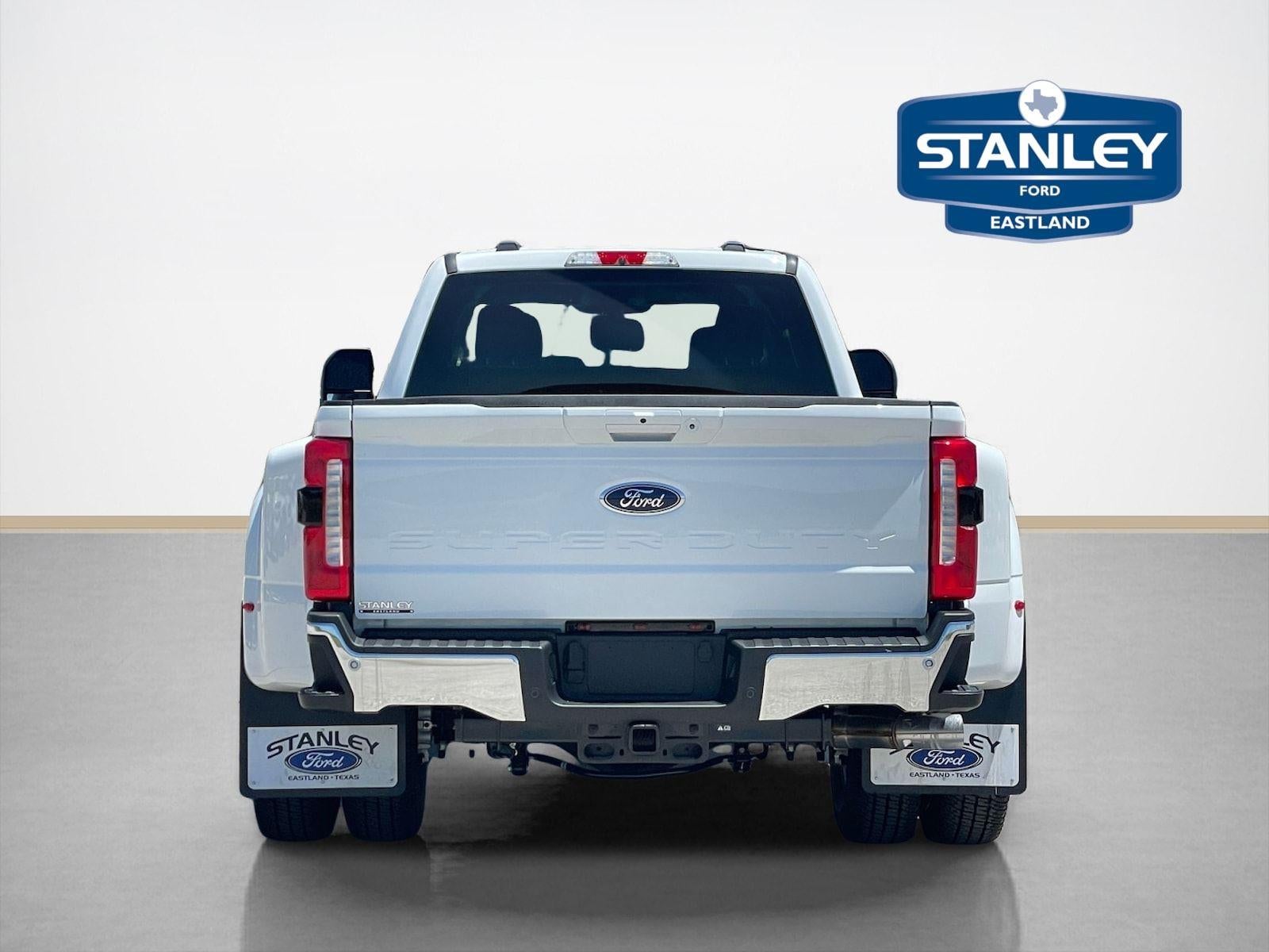 2026 Ford Super Duty F-350 DRW LARIAT