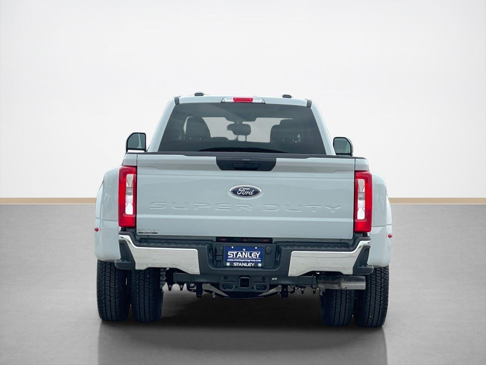 2026 Ford Super Duty F-350 DRW XLT