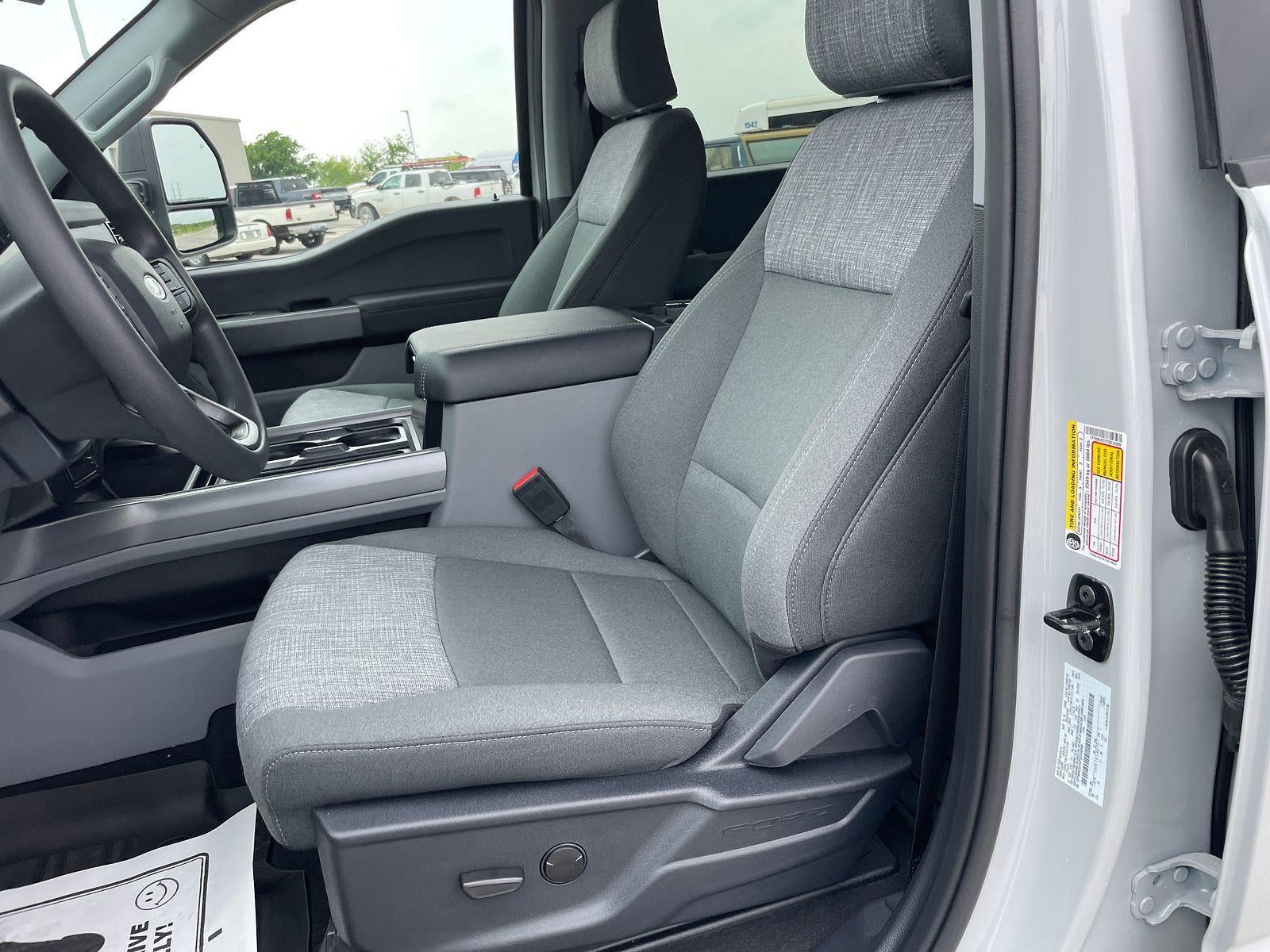 2026 Ford Super Duty F-350 DRW XLT