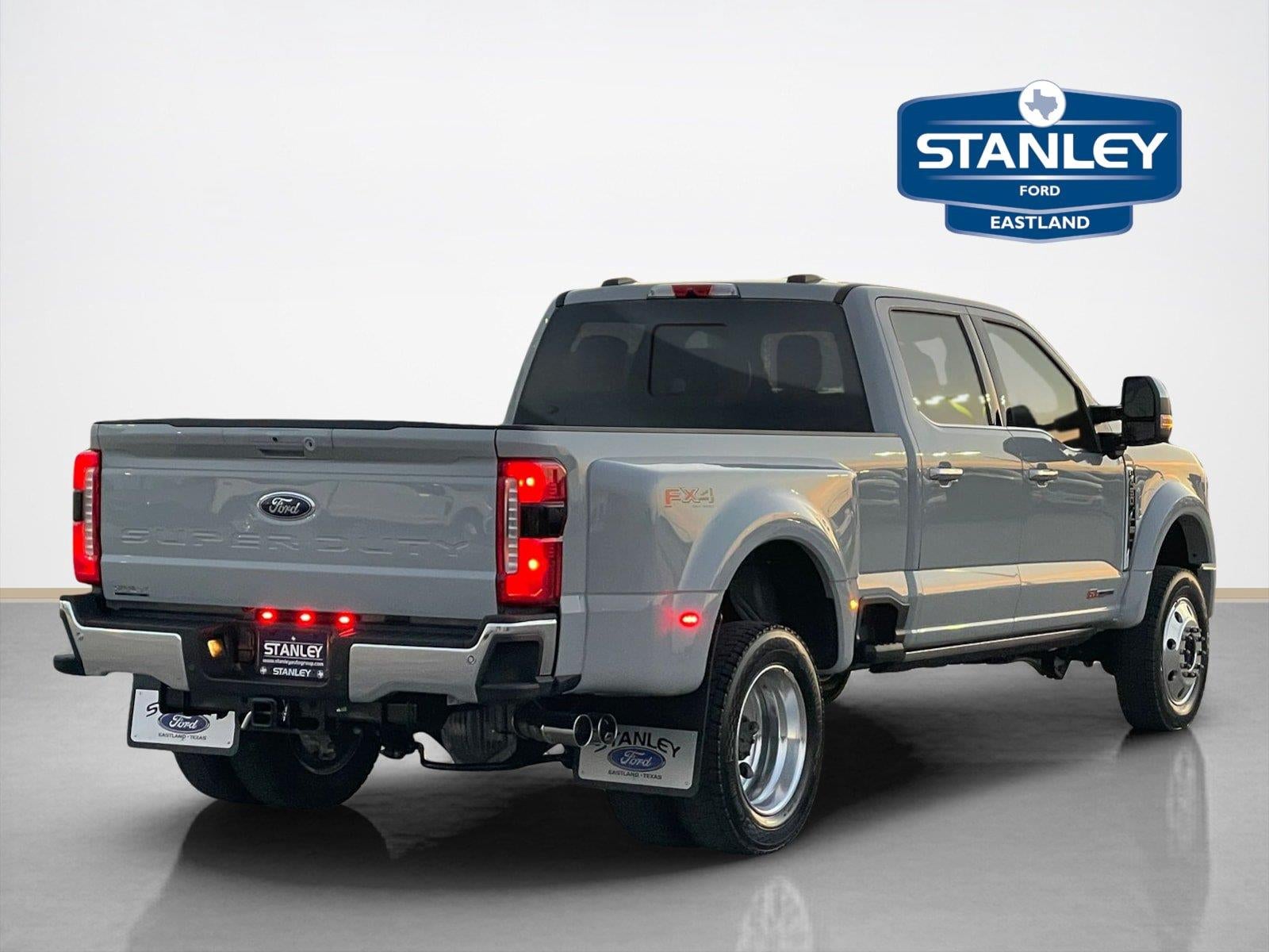 2026 Ford Super Duty F-450 Drw LARIAT