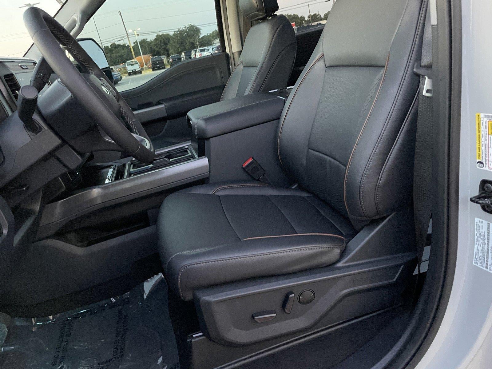 2026 Ford Super Duty F-450 Drw LARIAT