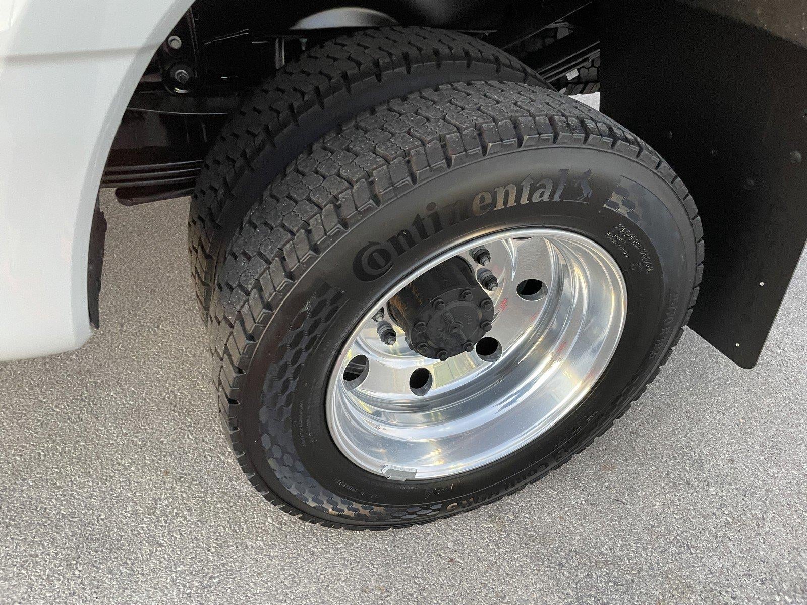 2026 Ford Super Duty F-450 Drw LARIAT