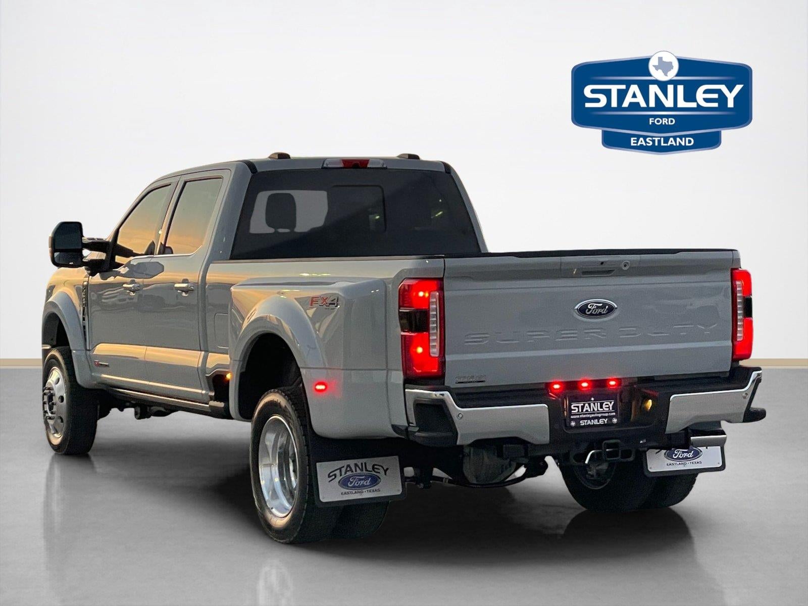 2026 Ford Super Duty F-450 Drw LARIAT