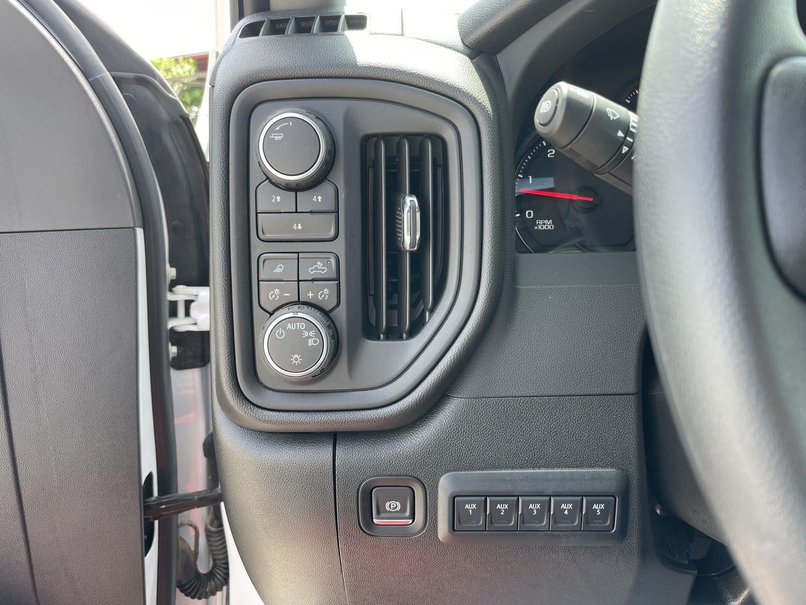 2025 Chevrolet Silverado 2500HD Custom