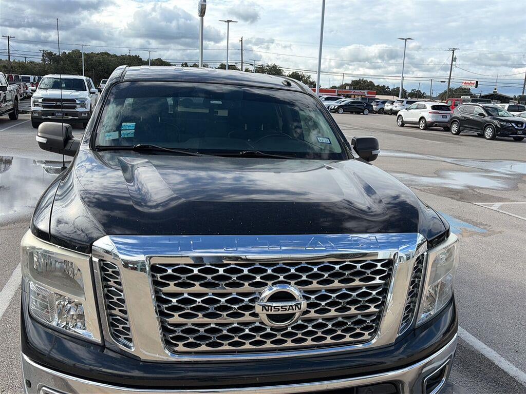 2017 Nissan Titan SV