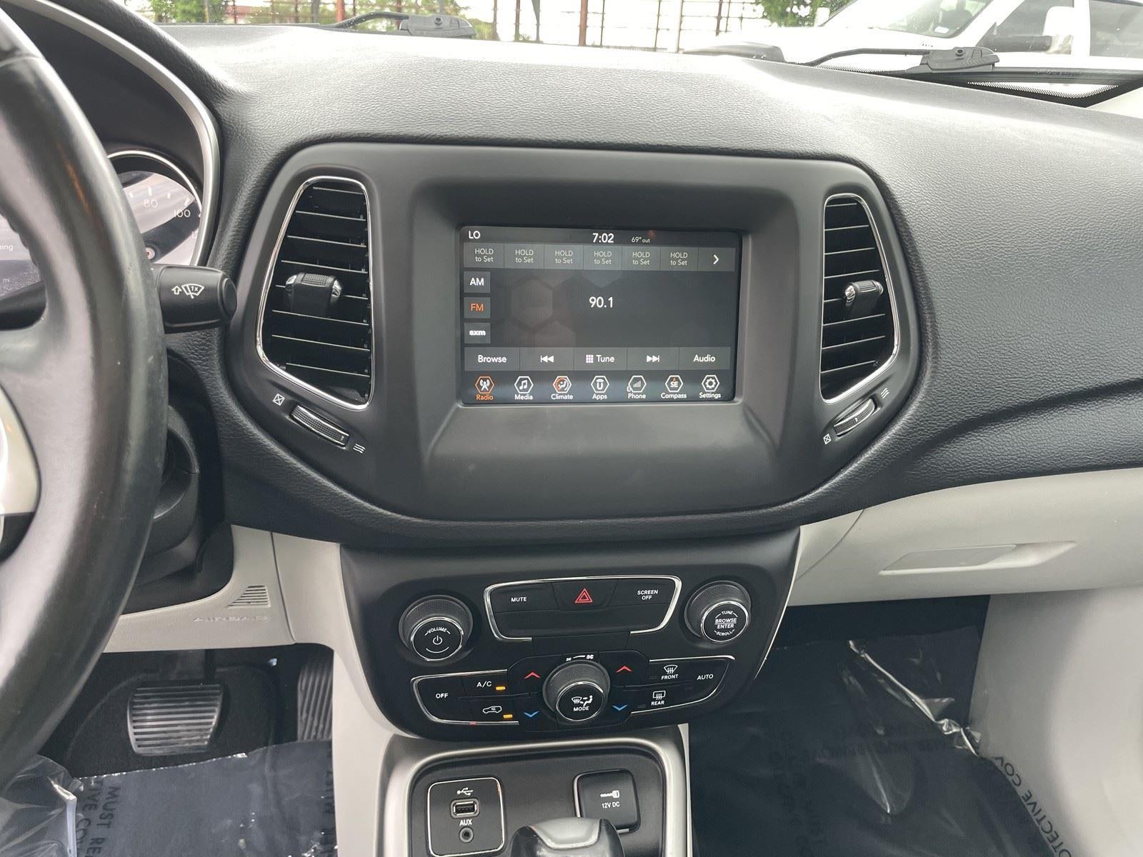 2018 Jeep Compass Latitude w/Sun/Wheel Pkg