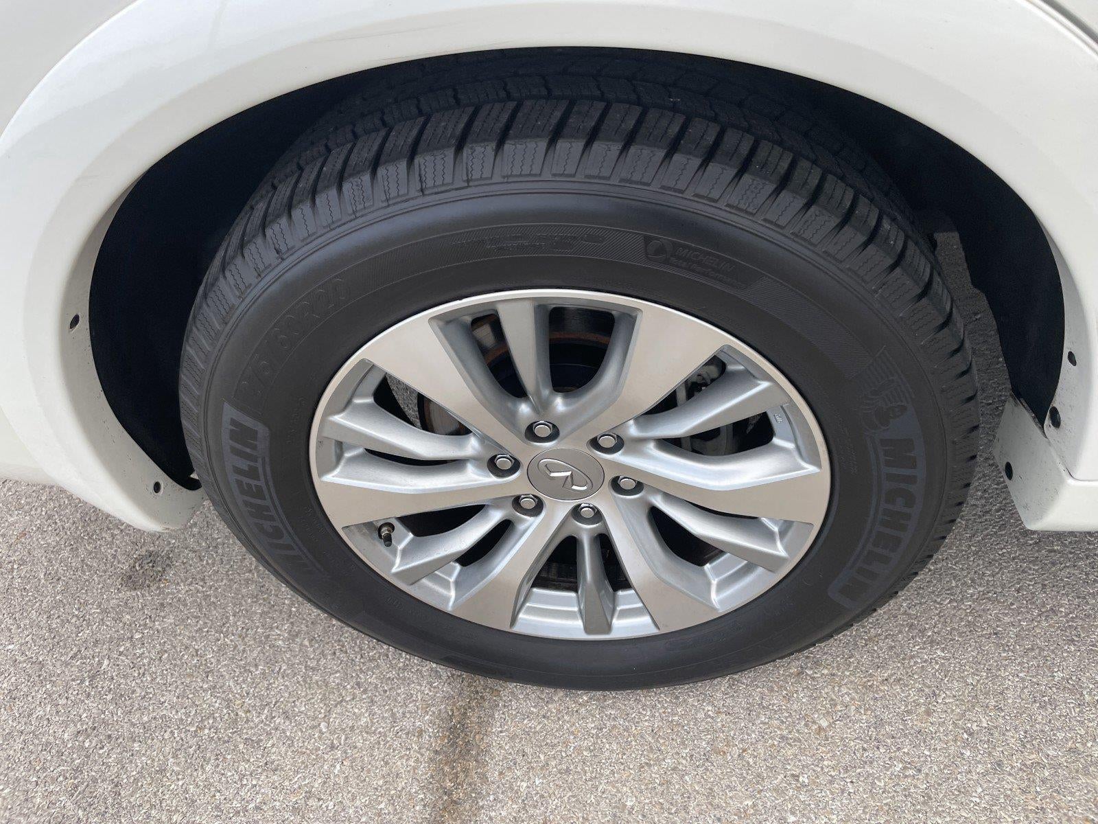2017 INFINITI QX80 RWD